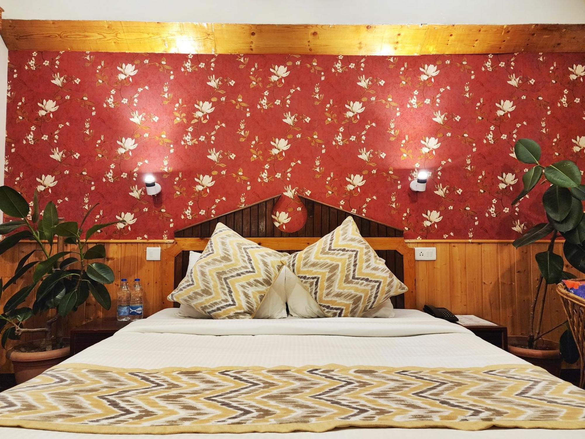 Hotel Pineview 西姆拉 外观 照片