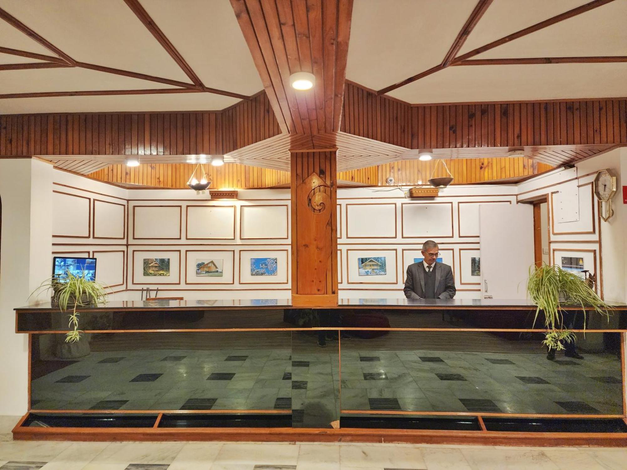 Hotel Pineview 西姆拉 外观 照片