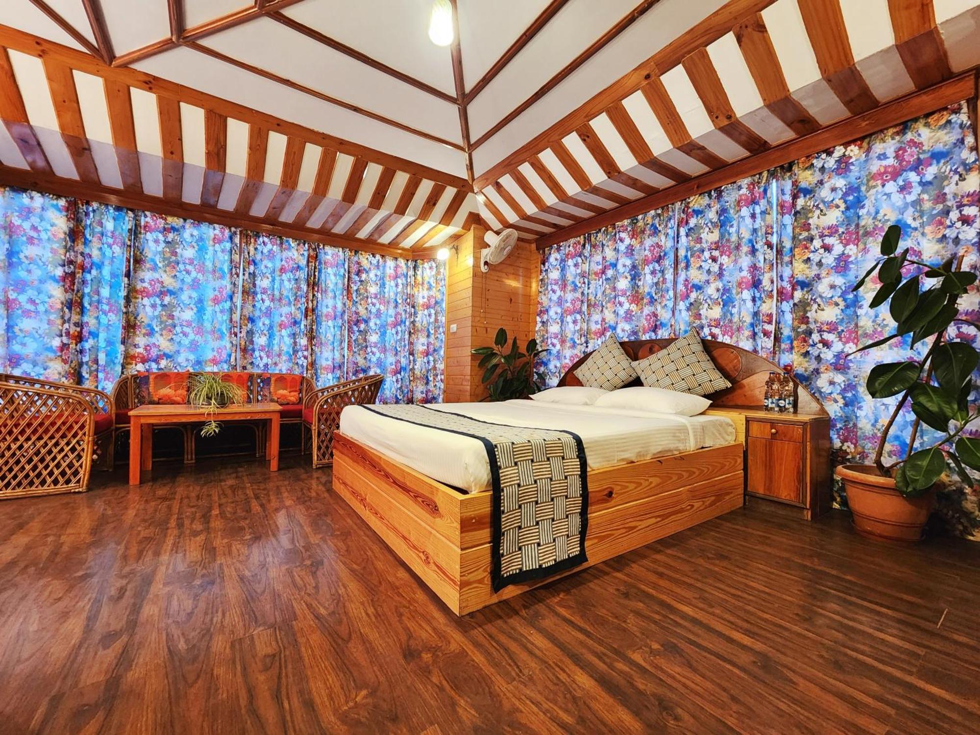 Hotel Pineview 西姆拉 外观 照片