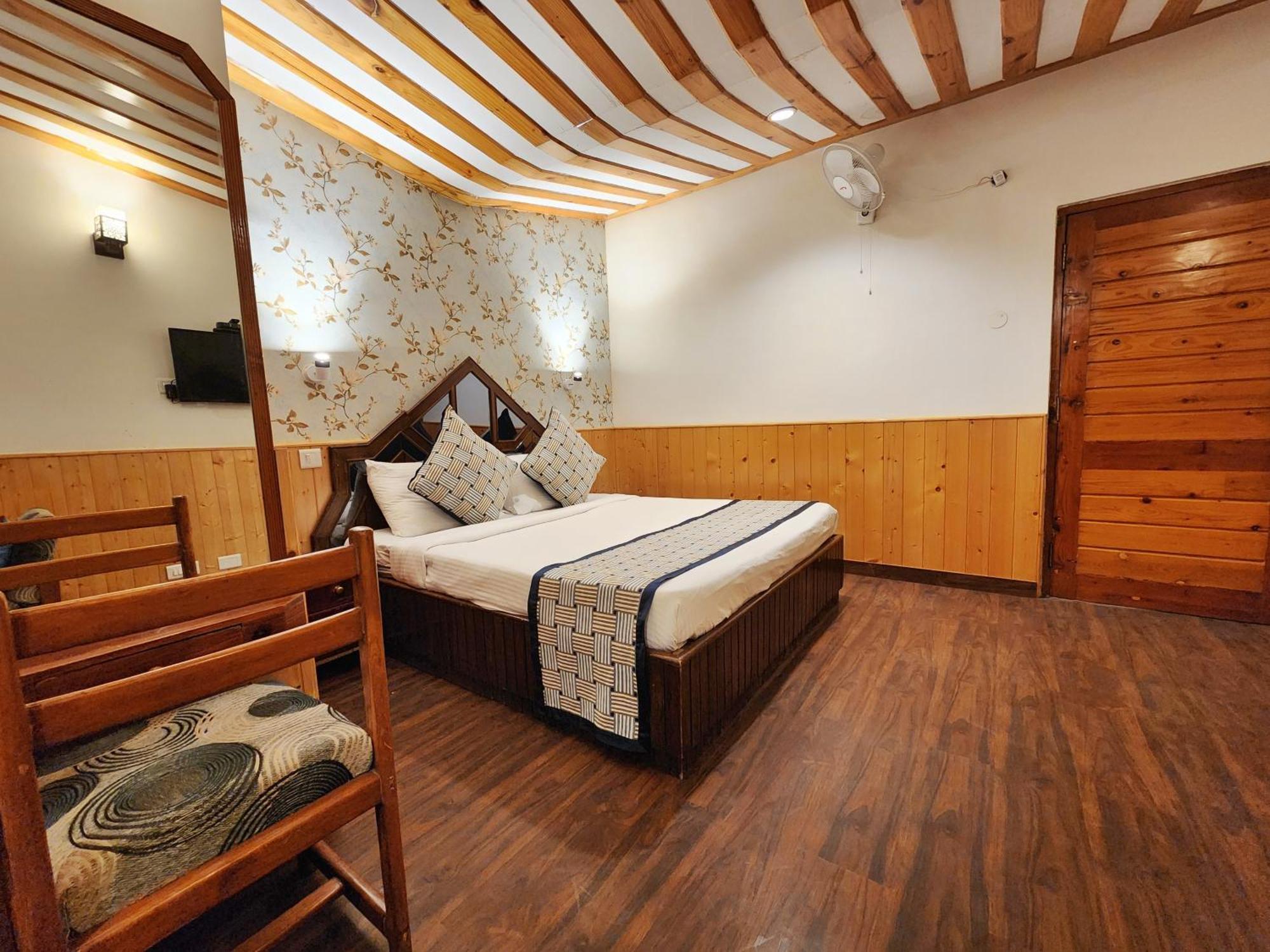 Hotel Pineview 西姆拉 外观 照片