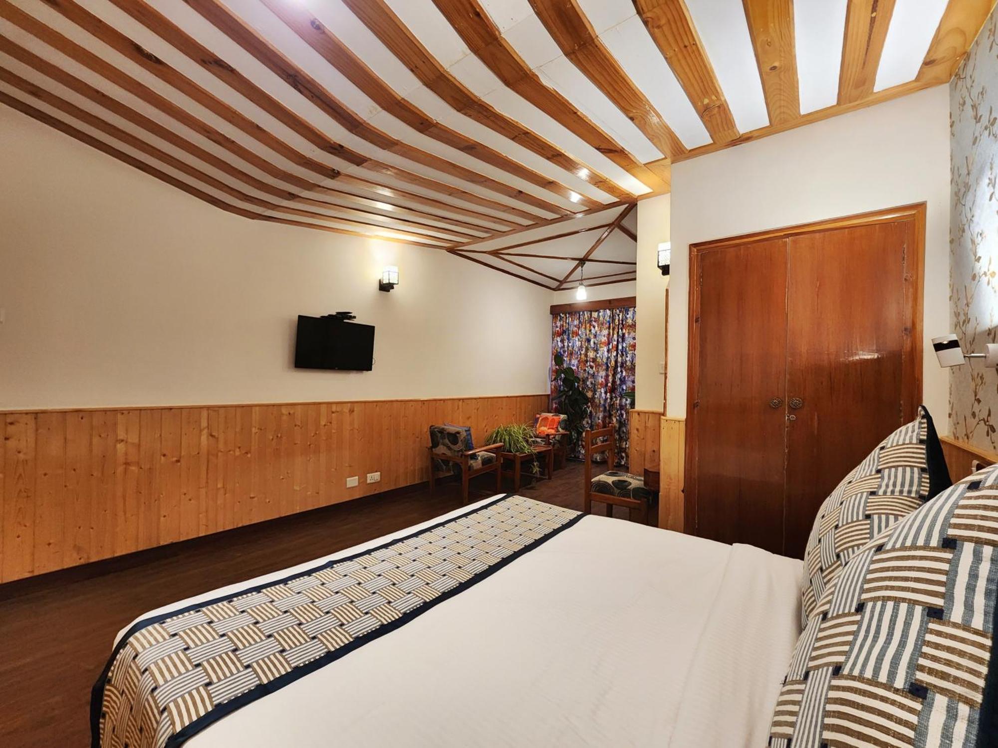 Hotel Pineview 西姆拉 外观 照片