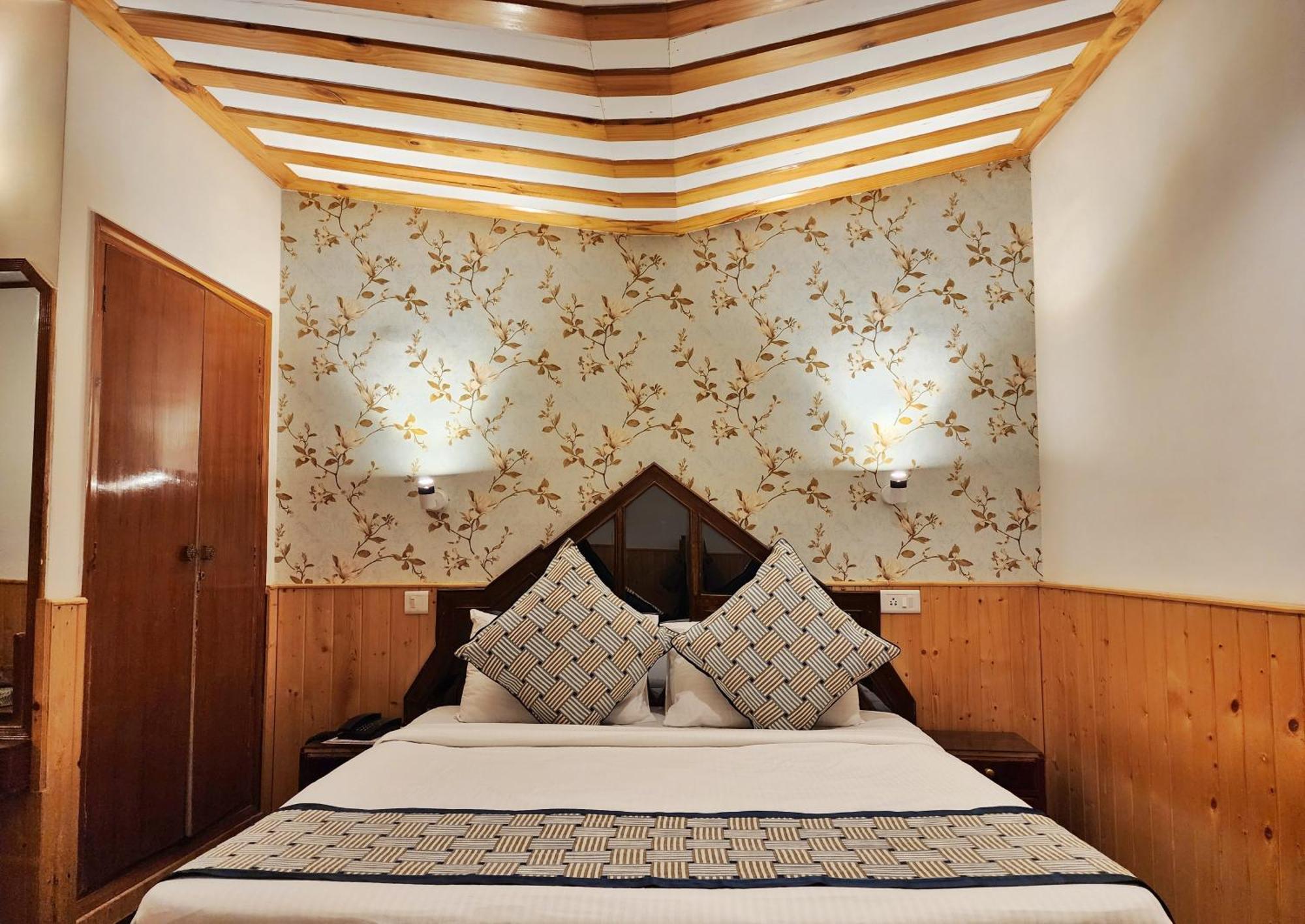 Hotel Pineview 西姆拉 外观 照片
