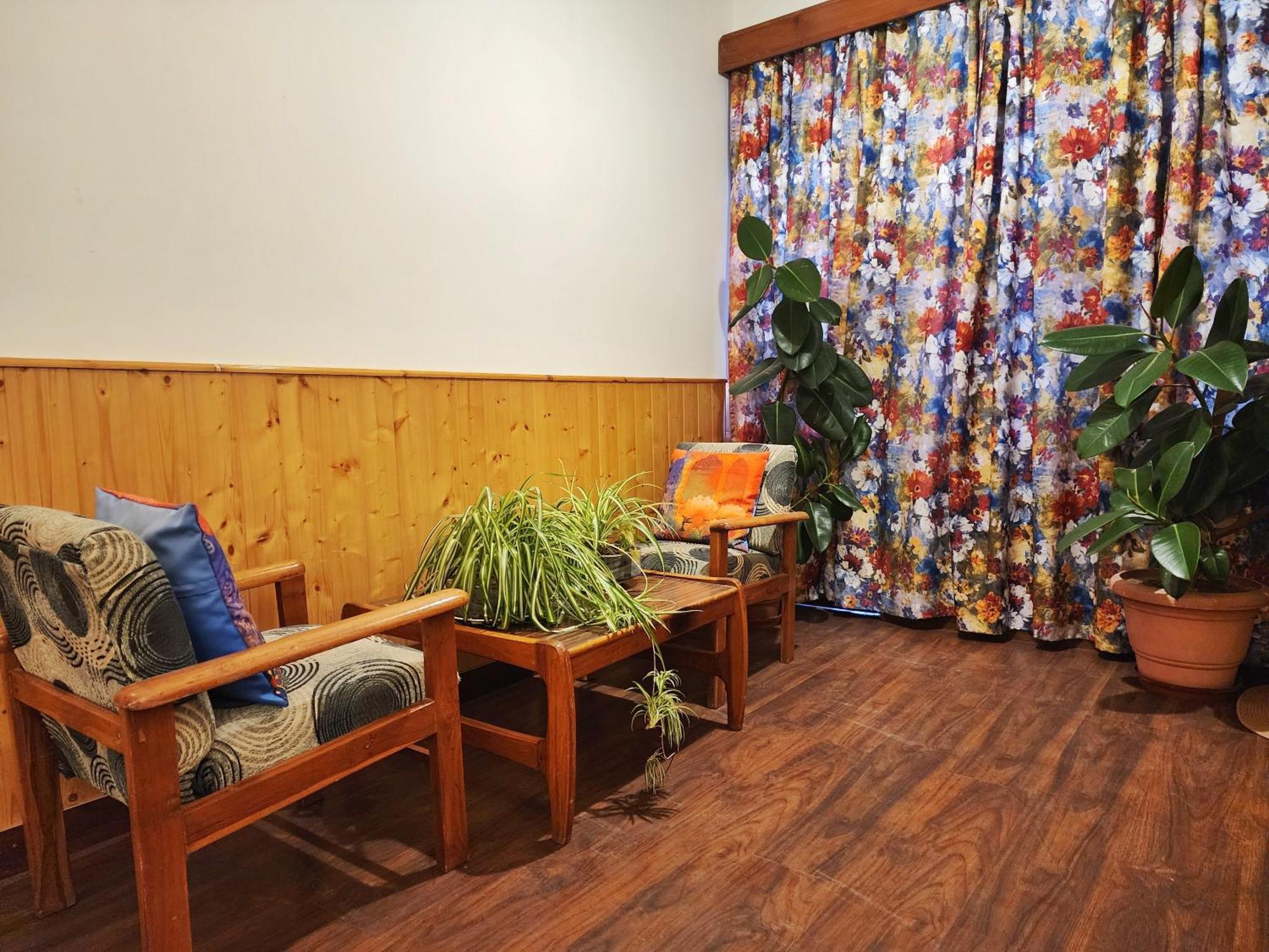 Hotel Pineview 西姆拉 外观 照片