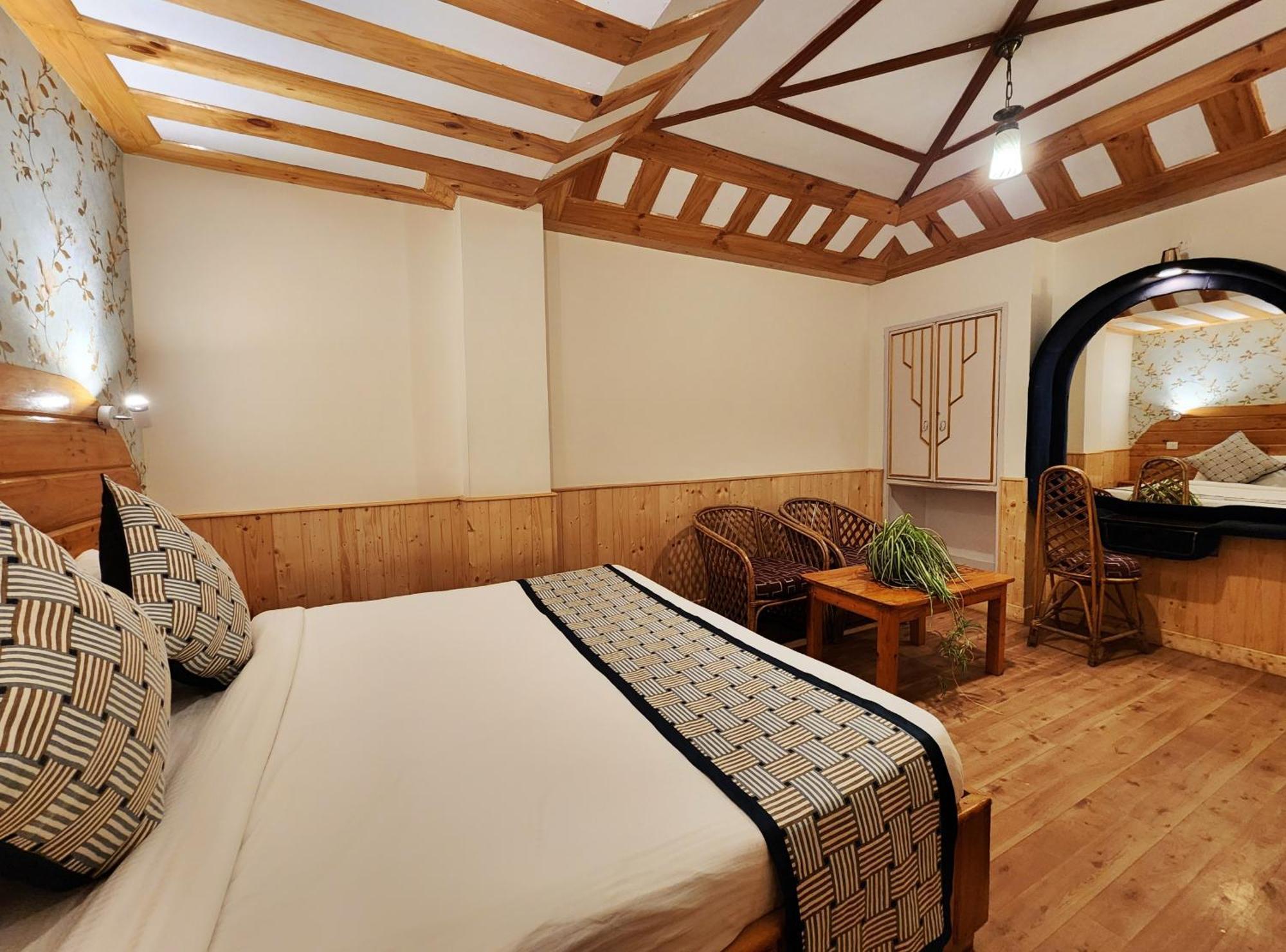 Hotel Pineview 西姆拉 外观 照片
