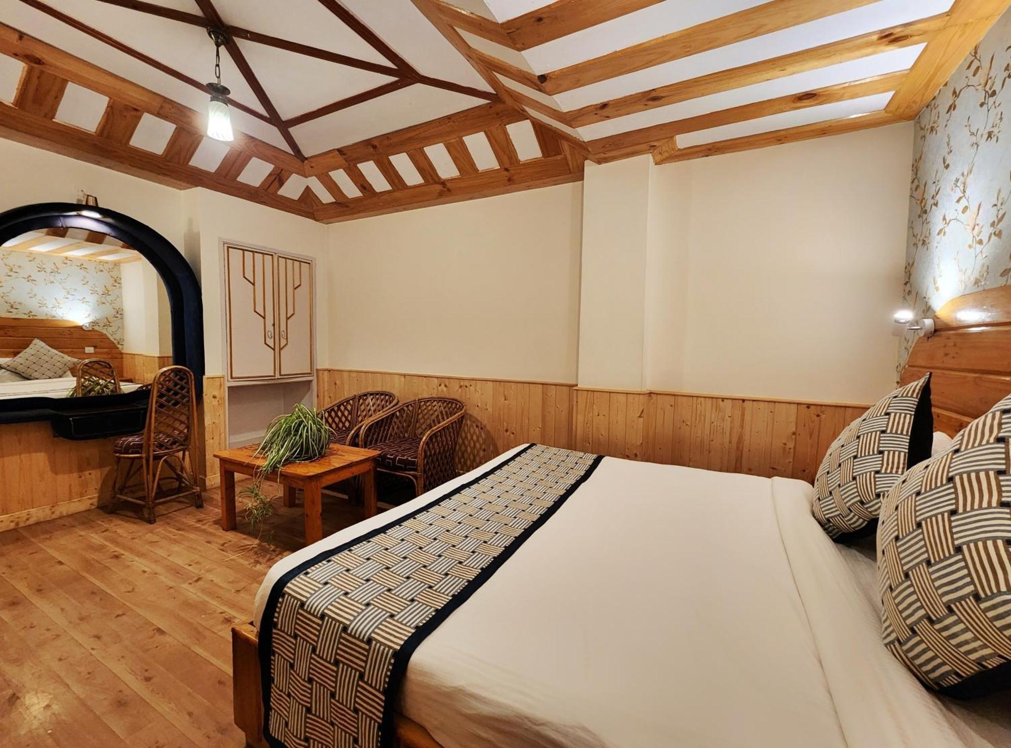 Hotel Pineview 西姆拉 外观 照片